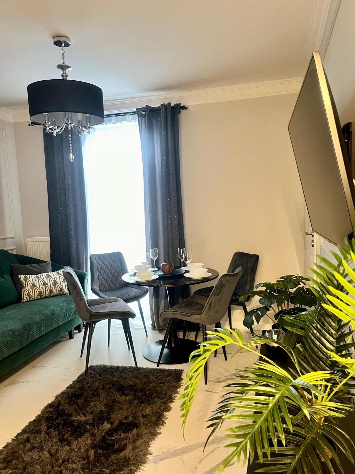 Apartamenty Kielce- Apartament Szmaragd Przy Zalew Kielecki, Faktura, Parking, Centrum エクステリア 写真